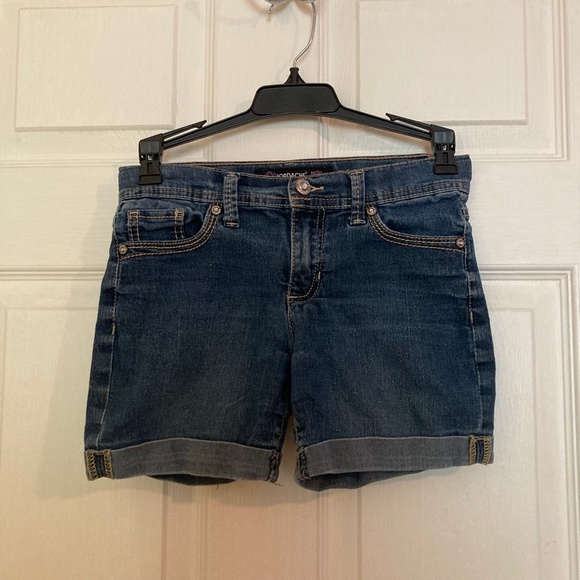Jordache Medium Wash Midi Short Jean shorts - Picture 3 of 6